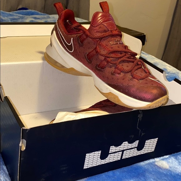 Lebron XIII low - Picture 1 of 4